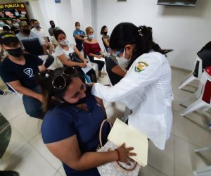 Arranca jornada de vacunación en Docentes en Mazatlán