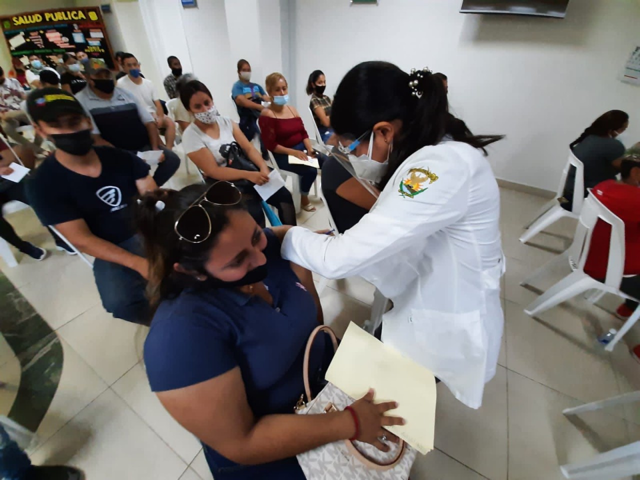 Arranca jornada de vacunación en Docentes en Mazatlán